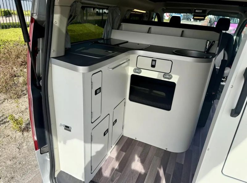 Ford Transit • 2020 • 94,000 km 9