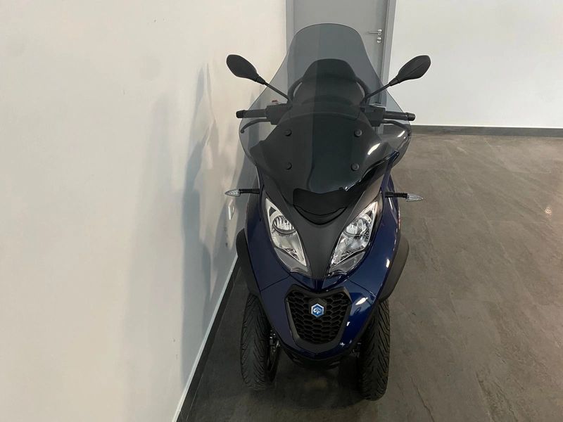 Piaggio mp3 hybryd • 2022 • 1,200 km 1