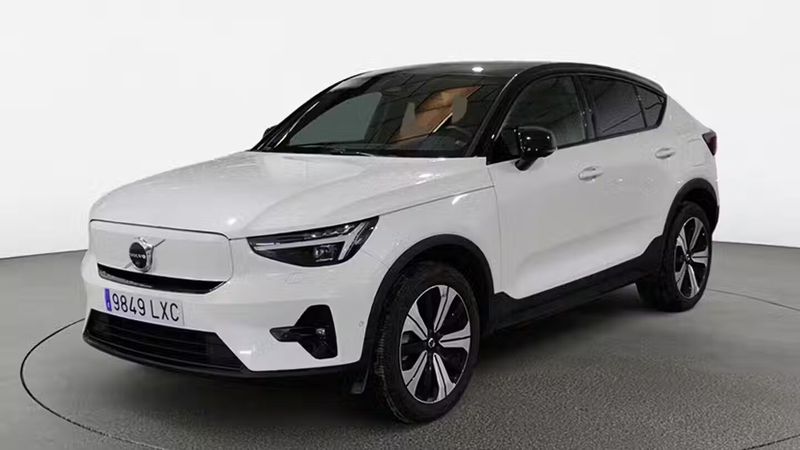 Volvo XC40 • 2022 • 67,641 km 1