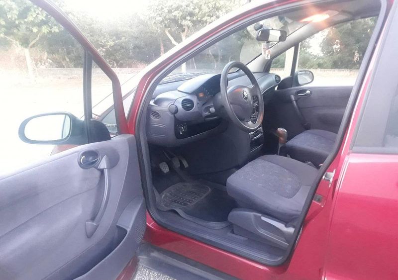 Mercedes-Benz 200 D • 1999 • 250,000 km 6