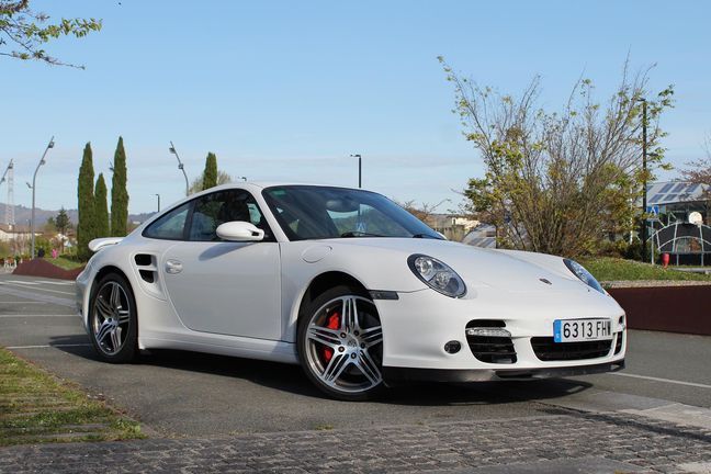 Porsche 911 Turbo • 2006 • 122,500 km 1