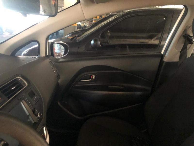 Kia Rio sedan • 2017 • 44,000 km 12