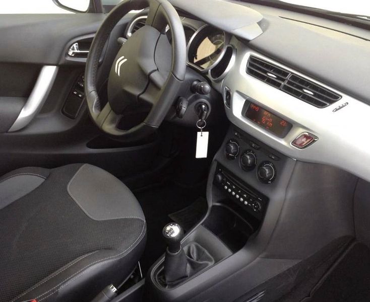Citroën C3 • 2012 • 60,000 km 5