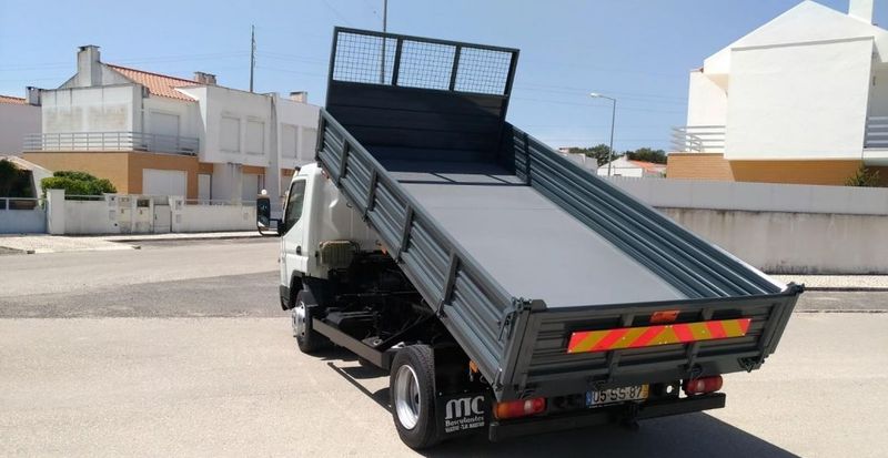 Mitsubishi Fuso canter • 2009 • 140,000 km 4