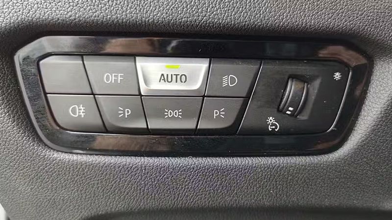 BMW 2 Series • 2024 • 25,586 km 9