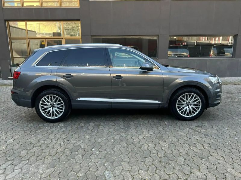 Audi Q7 • 2019 • 79,000 km 4