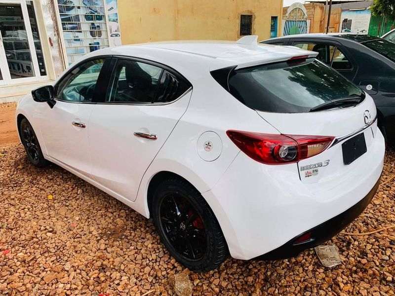 Mazda 3 • 2014 • 345 km 3