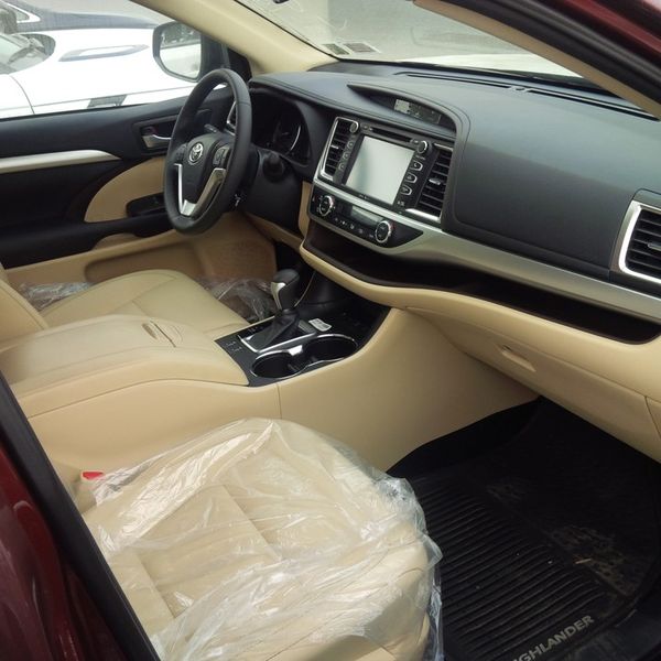 Toyota Highlander • 2013 • 2 km 2