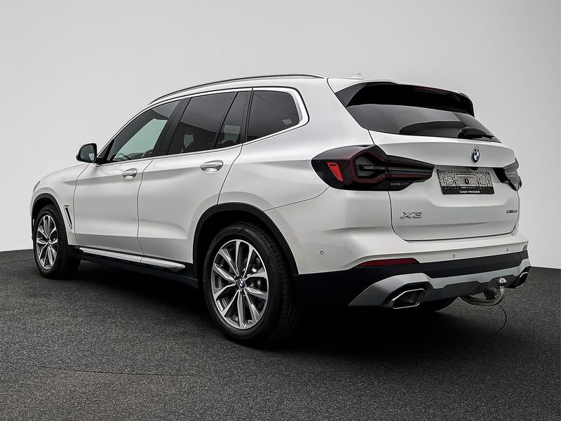 BMW X3 • 2022 • 204,000 km 4