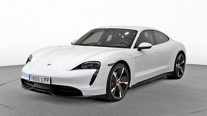 Porsche Taycan • 2021 • 15,200 km 1