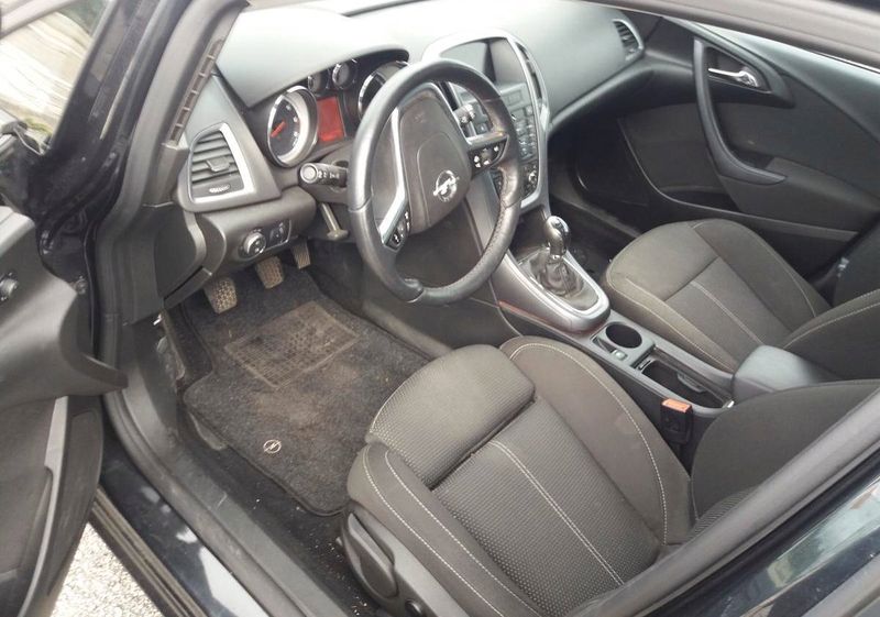 Opel Astra • 2015 • 170,000 km 5