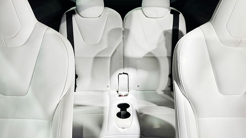 Tesla Model X • 2019 • 51,000 km 5