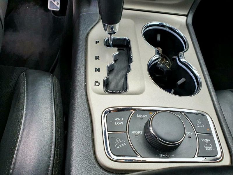 Jeep Grand Cherokee • 2012 • 136,000 km 11