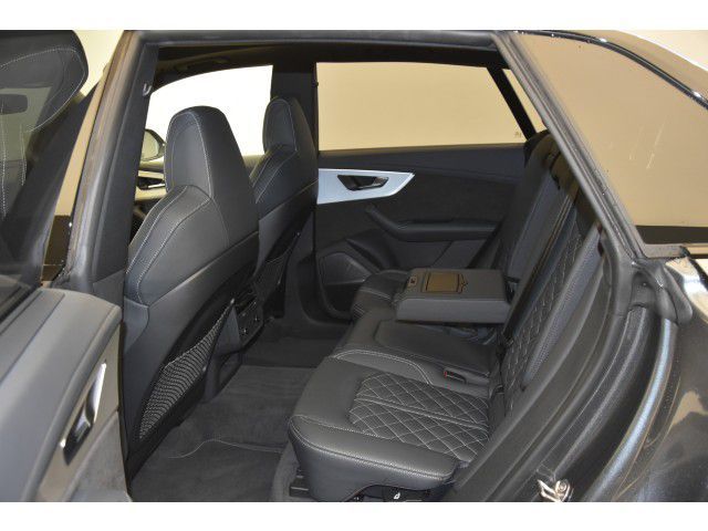 Audi Q8 • 2021 • 33,400 km 10