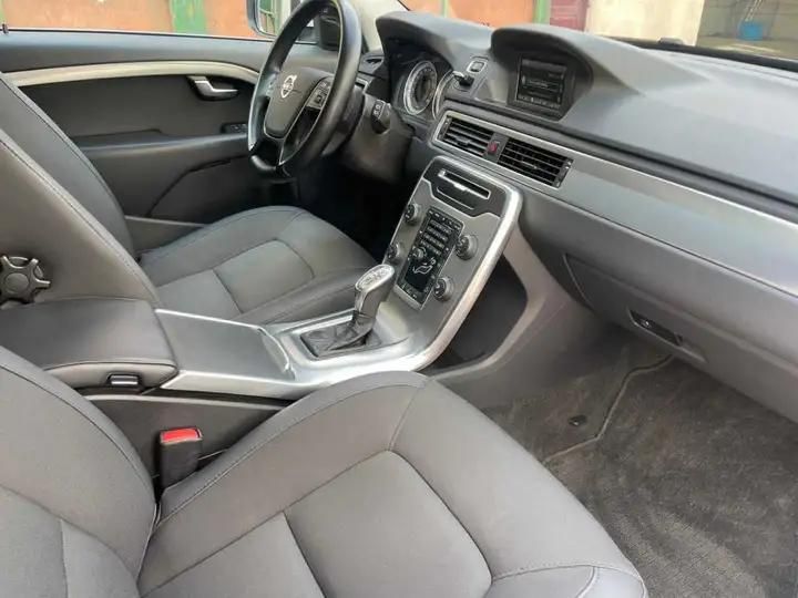 Volvo XC • 2012 • 154,000 km 4