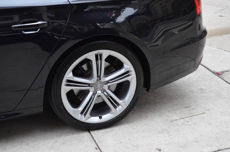 Audi S8 • 2013 • 15,000 km 15