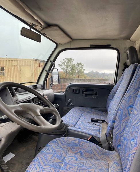 Nissan Cabstar E - T • 1999 • 180,000 km 3