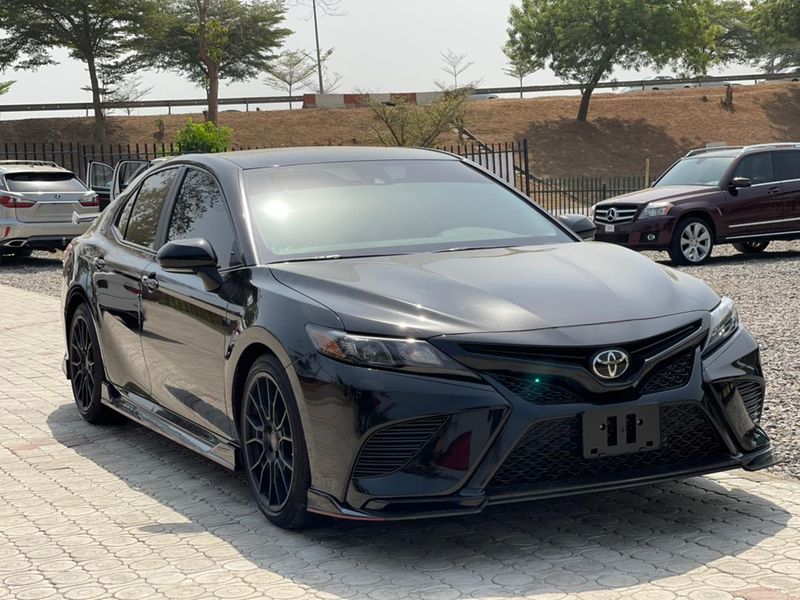 Toyota Camry • 2020 • 2 km 1