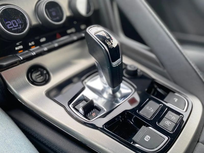 Jaguar F-Type • 2014 • 50,200 km 2