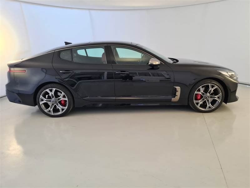 Kia Stinger • 2018 • 45,555 km 2