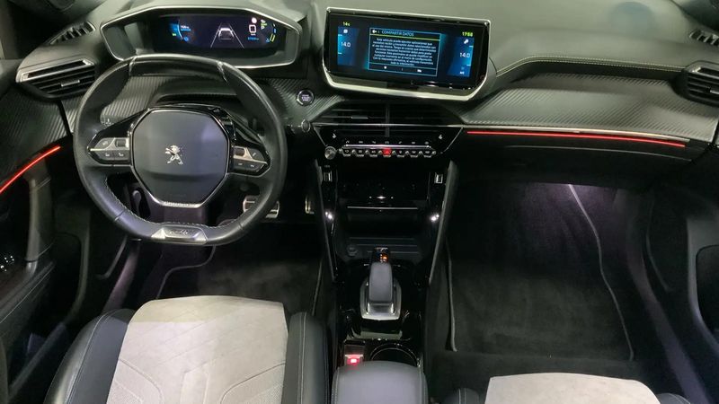 Peugeot 2008 • 2020 • 67,943 km 3