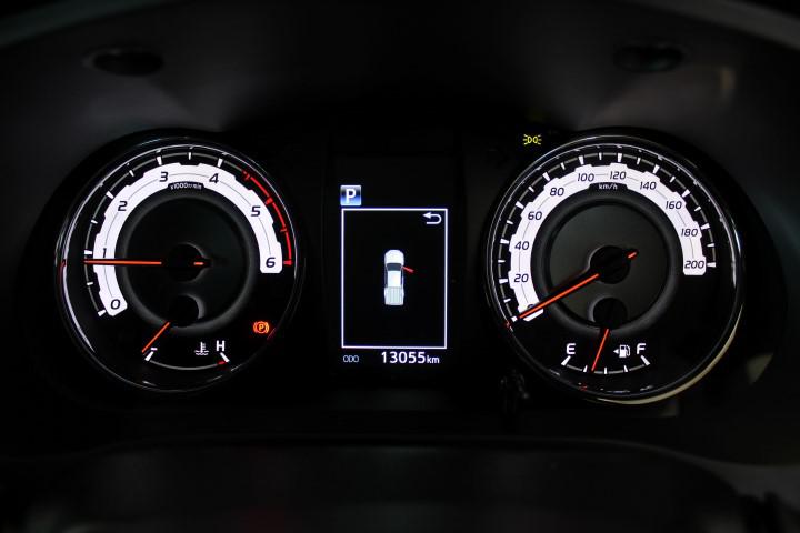 Toyota Hilux • 2020 • 13,055 km 8