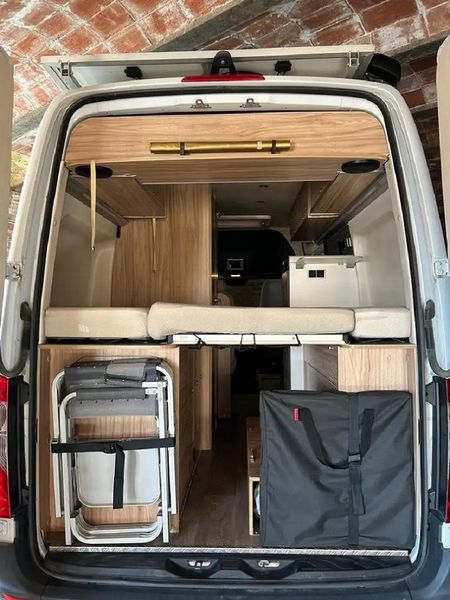 Mercedes-Benz 100 D • 2019 • 124,000 km 17