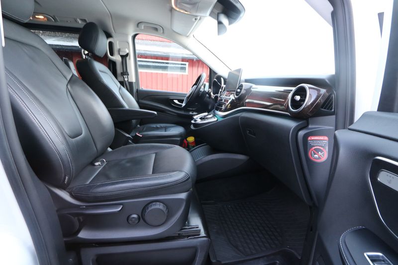 Mercedes-Benz 210 Van • 2015 • 132,000 km 3