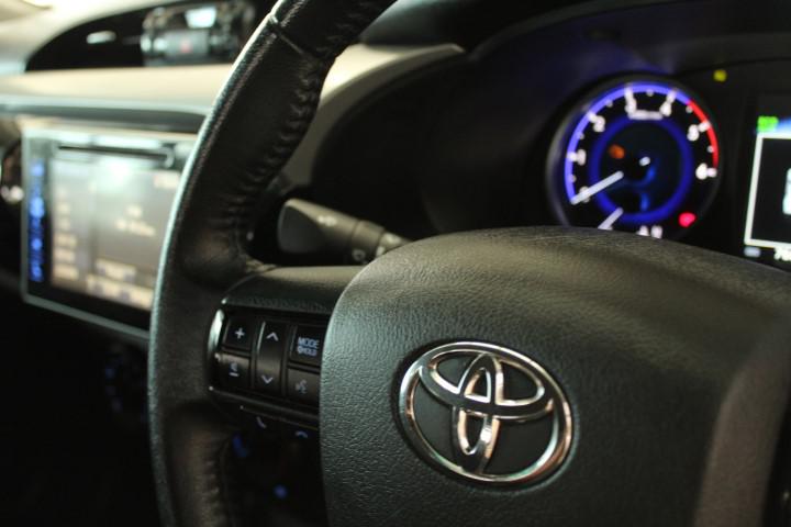 Toyota Hilux • 2018 • 76,857 km 6