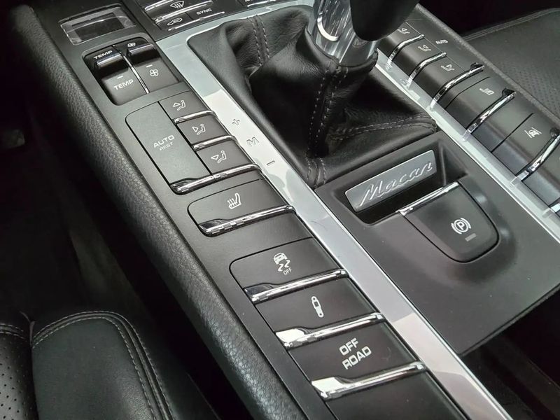 Porsche Macan • 2019 • 95,581 km 7