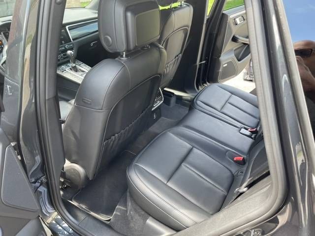 Porsche Macan • 2019 • 28,650 mi 8