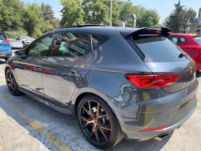 Seat Leon • 2020 • 68,000 km 3