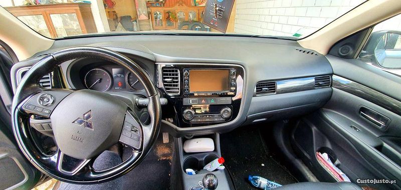 Mitsubishi Outlander • 2016 • 60,000 km 5