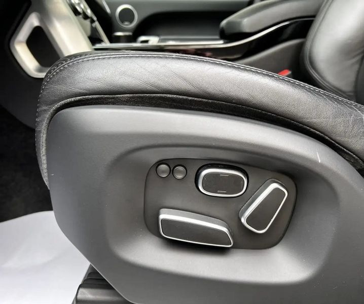 Land Rover Range Rover • 2013 • 156,000 km 11