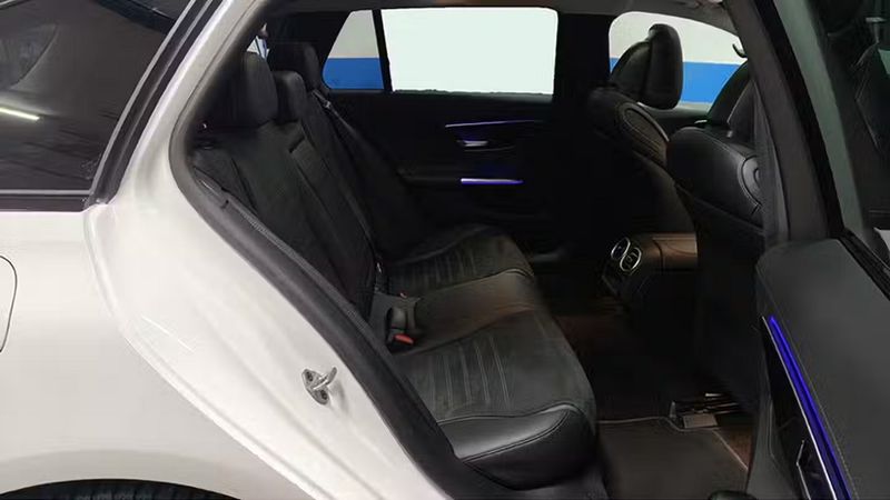 Mercedes-Benz C-Class • 2022 • 62,662 km 9