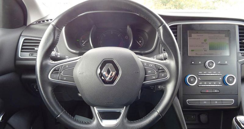 Renault Mégane • 2017 • 69,999 km 6