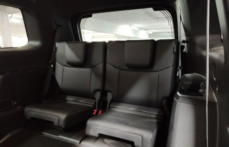 Toyota Land Cruiser • 2024 • 6,583 km 5