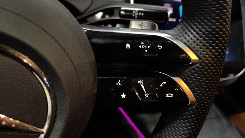 Mercedes-Benz E • 2024 • 55,299 km 5