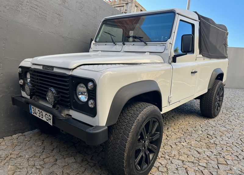 Land Rover Defender • 1996 • 170,000 km 1