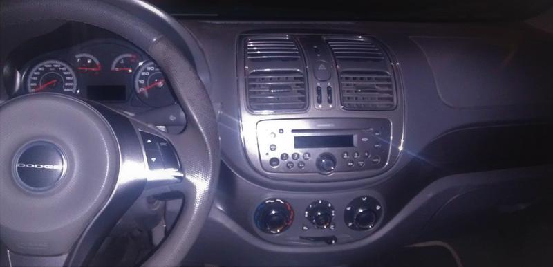 Dodge Attitude • 2015 • 86,000 km 2