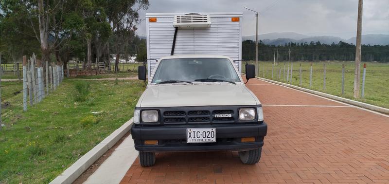Mazda B2500 • 1992 • 330,000 km 3