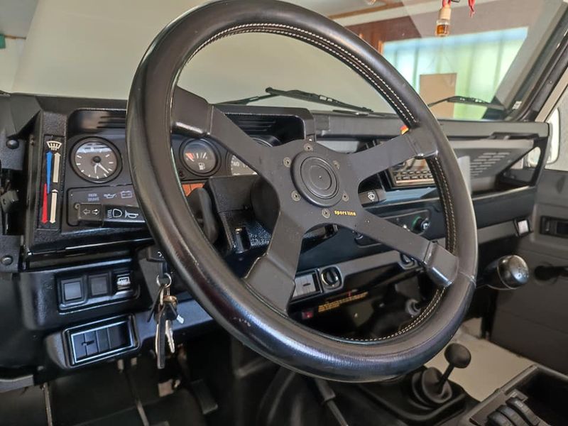 Land Rover Defender • 1998 • 173,000 km 4