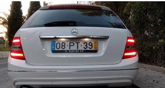 Mercedes-Benz C • 2011 • 230,000 km 2