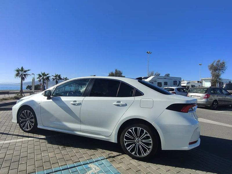 Toyota Corolla Hybrid • 2019 • 64,460 km 7