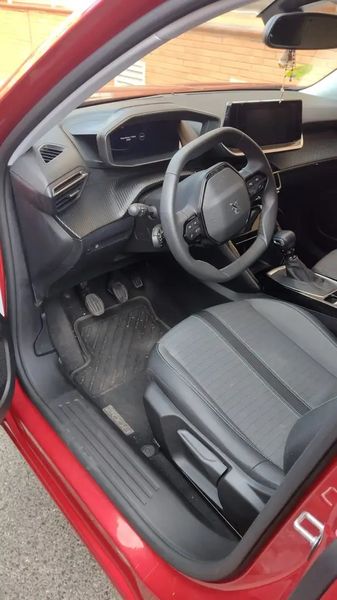 Peugeot 2008 • 2022 • 20,600 km 4