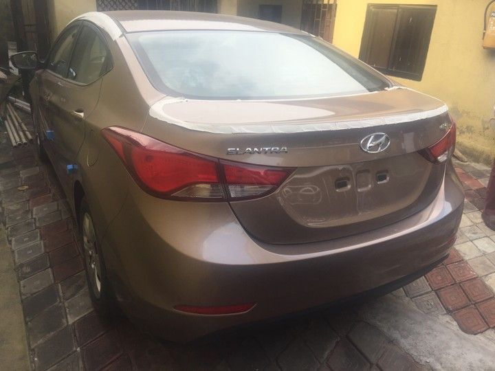 Hyundai Elantra • 2016 • 8 km 2