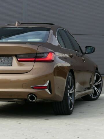 BMW 3 Series • 2019 • 36,609 km 12