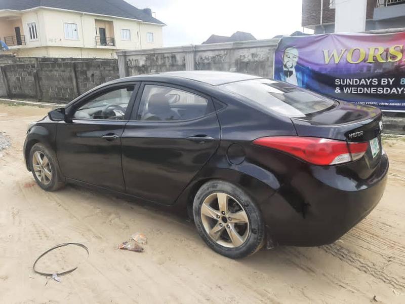 Hyundai Elantra • 2013 • 125,000 km 4