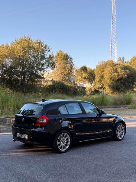 BMW 328i • 2005 • 118,000 km 2