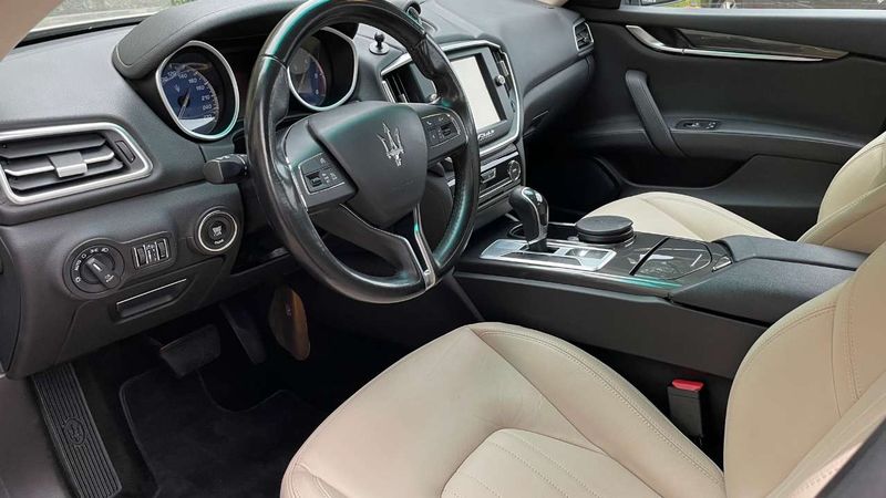 Maserati Ghibli • 2014 • 107,000 km 11